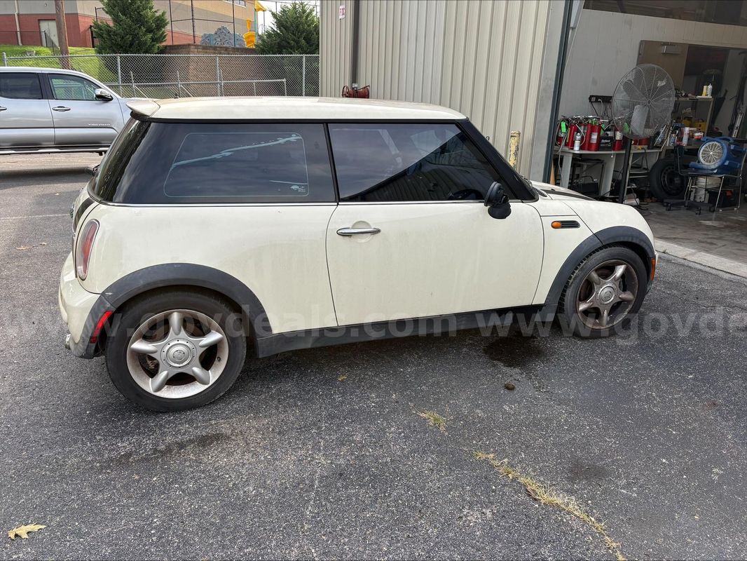 2003 Mini Cooper (NO TITLE) (ABANDONED, STOLEN, AND/OR RECOVERED PROPERTY)