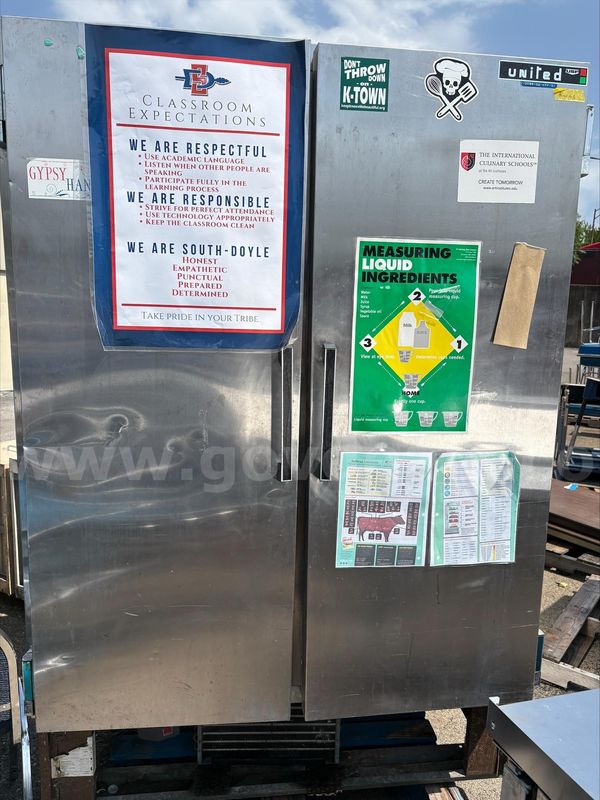 UNITED TWO DOOR REFRIGERATOR (WORKING CONDITION IS UNKNOWN)
