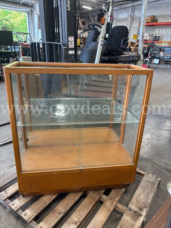 DISPLAY CABINET (NO TOP GLASS) (40X36X14)