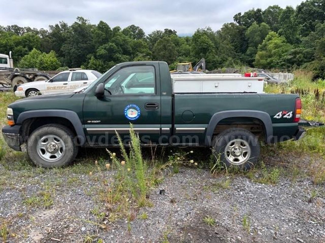 2002 Chevrolet Silverado 1500 LS Short Bed 4WD