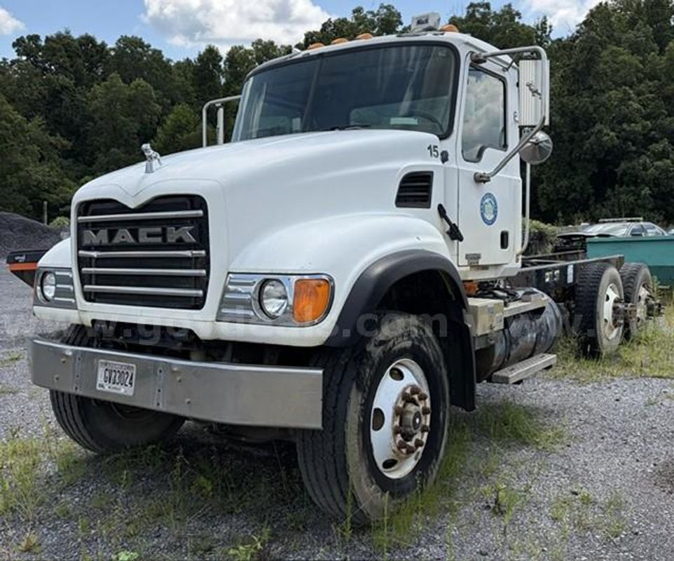 2004 Mack CV713 Granite