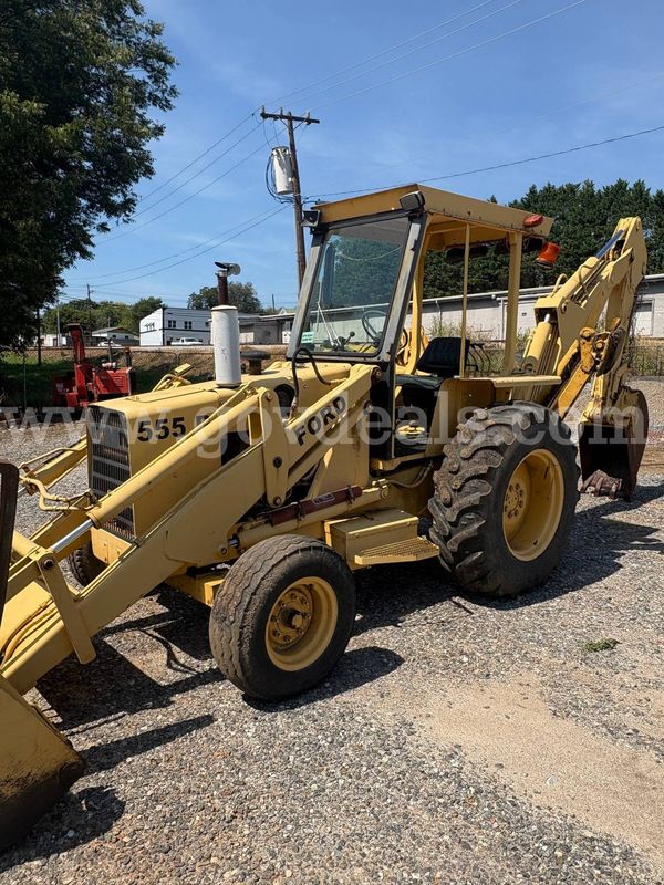 Ford 555B backhoe