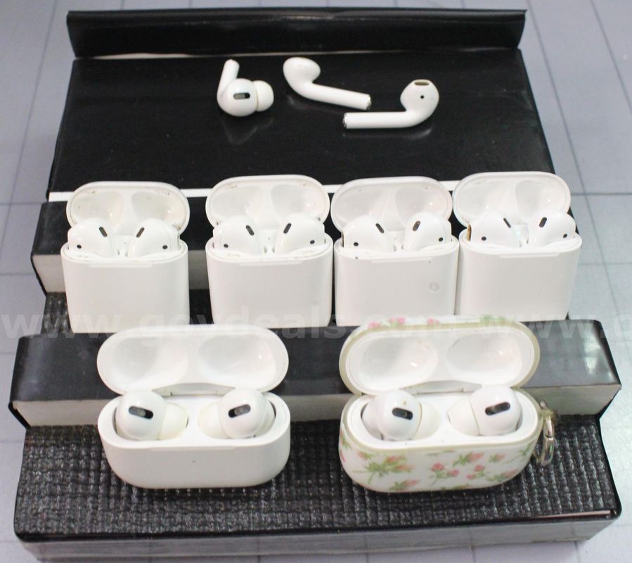 (6) Sets of Apple Air Pods/etc., Approximately 1 lb., #35542