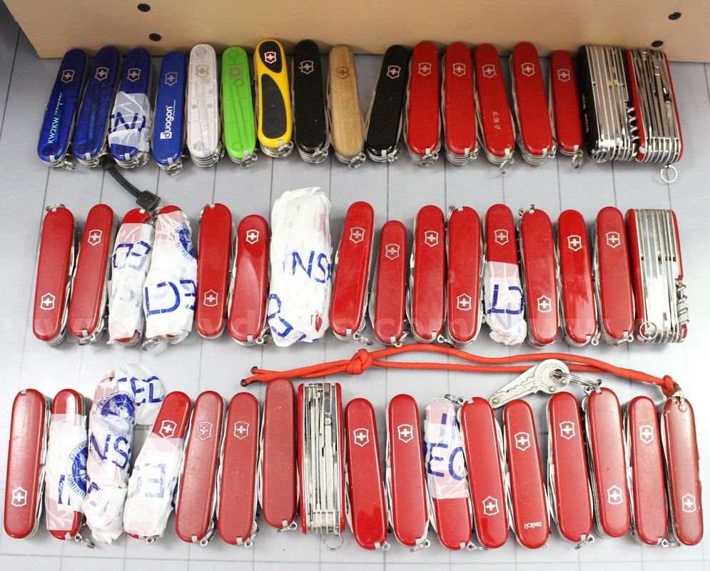 Approximately 10 lbs. Assorted Victorinox/Swiss Army Knives, #35604