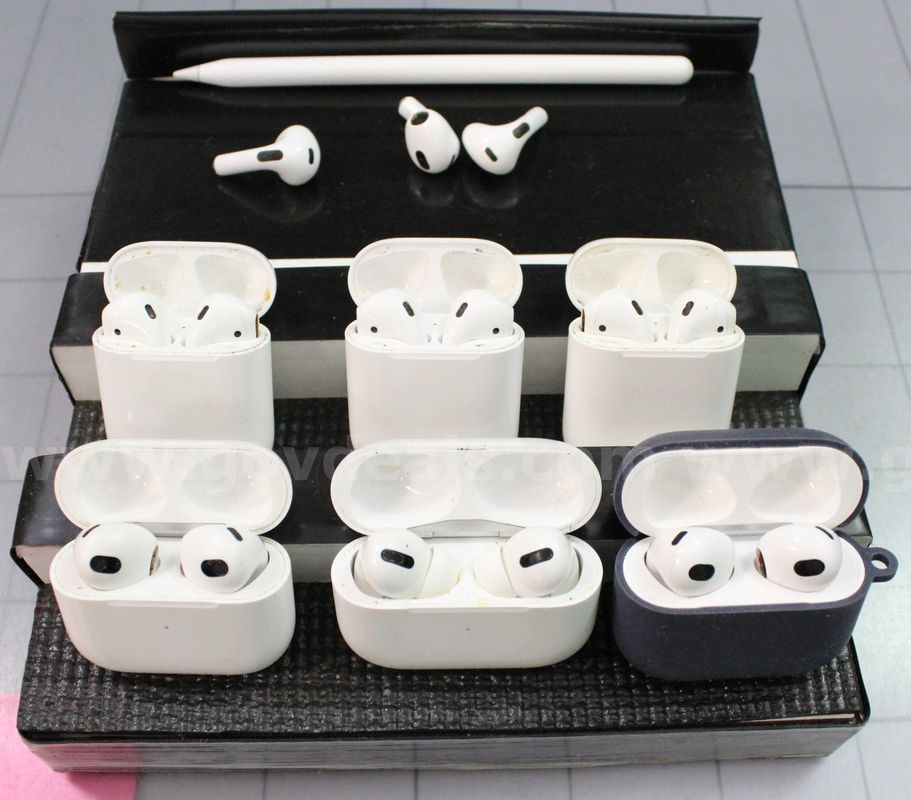 (6) Sets of Apple Air Pods/etc., Approximately 1 lb., #35553