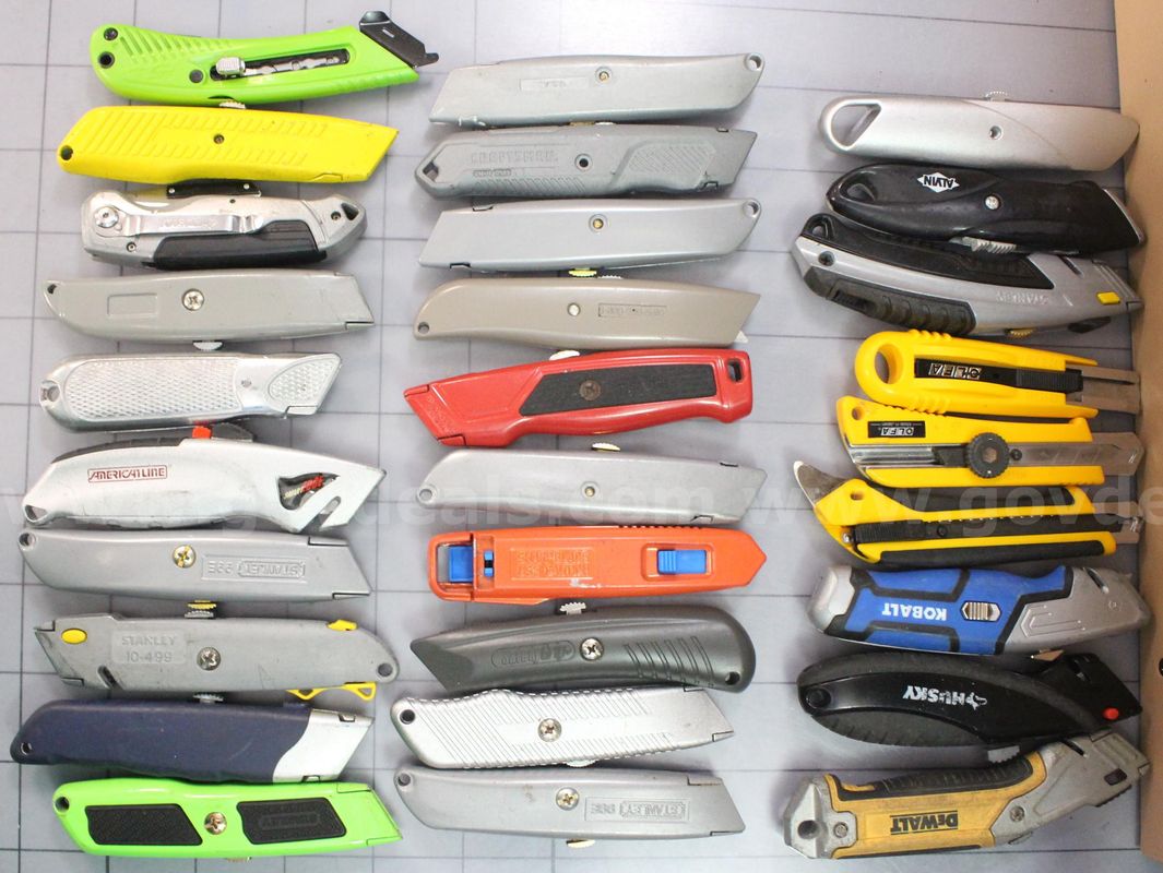 Approximately 8 lbs. of Assorted Box Cutters/Utility Knives, #35733
