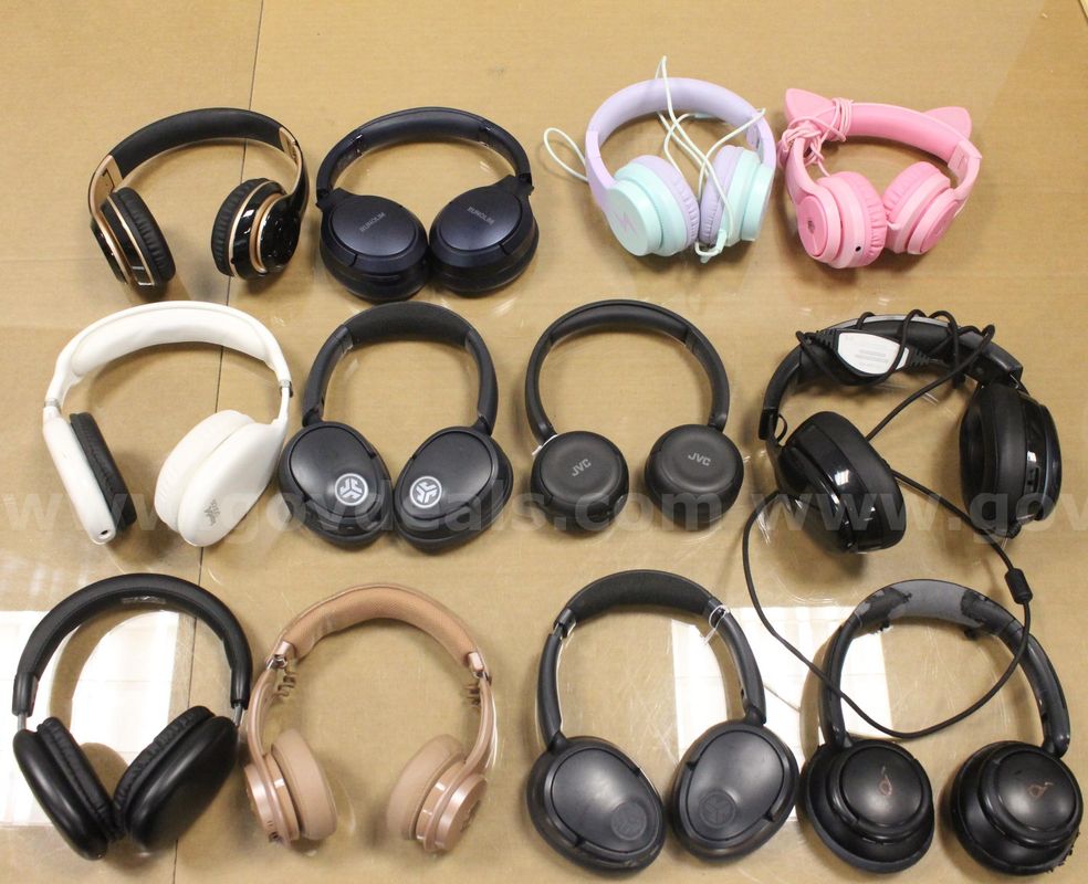 Approximately 8 lbs. of Assorted Electronics/Headphones, #35893