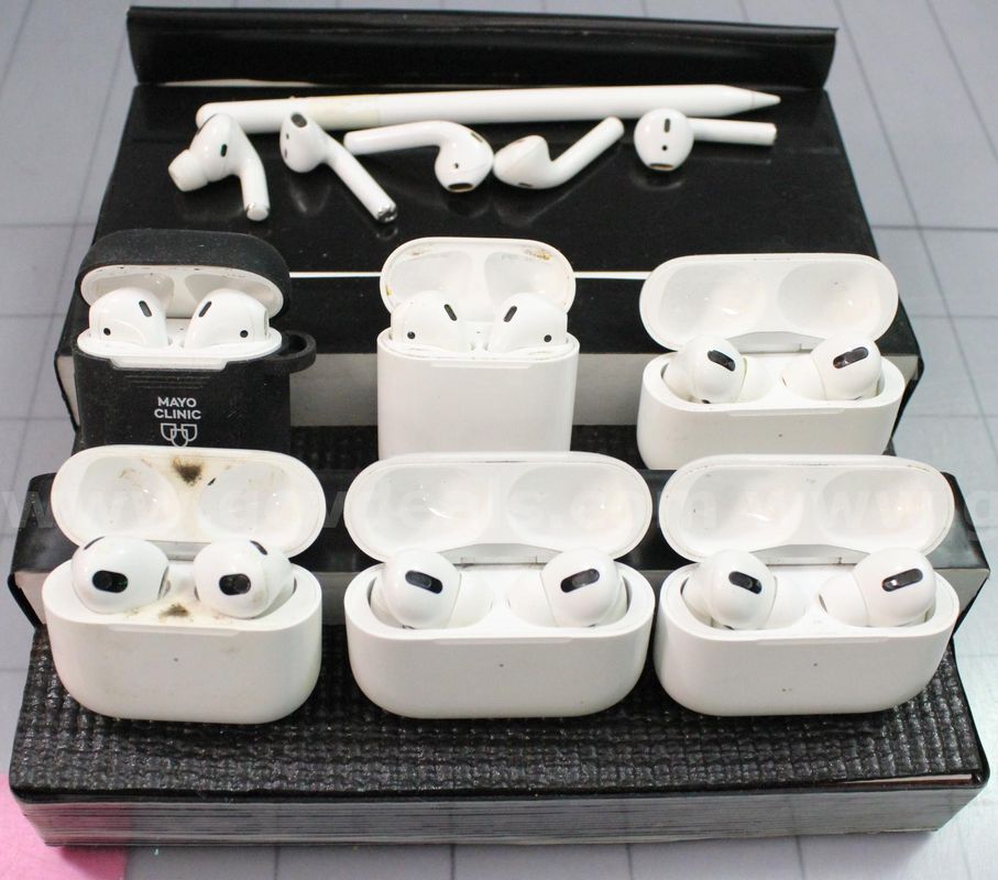 (6) Sets of Apple Air Pods/etc., Approximately 1 lb., #35558