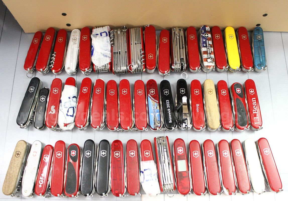 Approximately 10 lbs. Assorted Victorinox/Swiss Army Knives, #35943