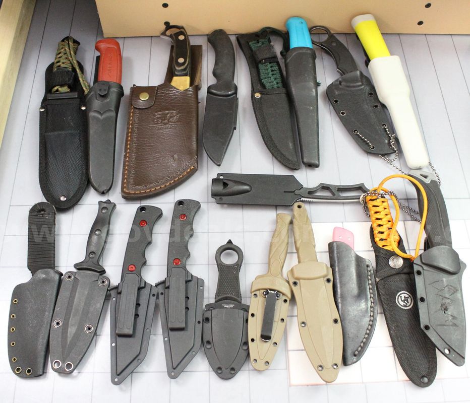 Approximately 6 lbs. of Assorted Fixed Blade Knives, #35921