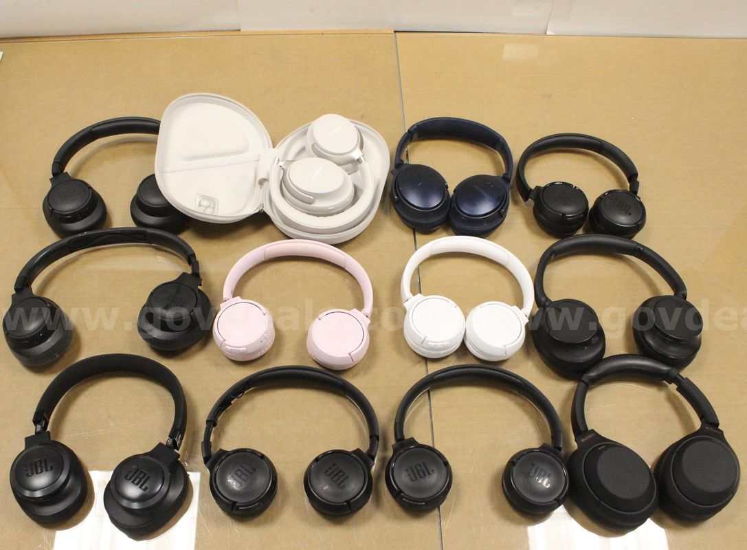 Approximately 7 lbs. of Brand-name Headphones/Asst. Electronics, #35788
