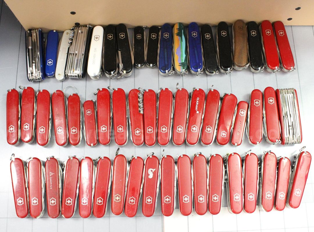 Approximately 10 lbs. Assorted Victorinox/Swiss Army Knives, #36232