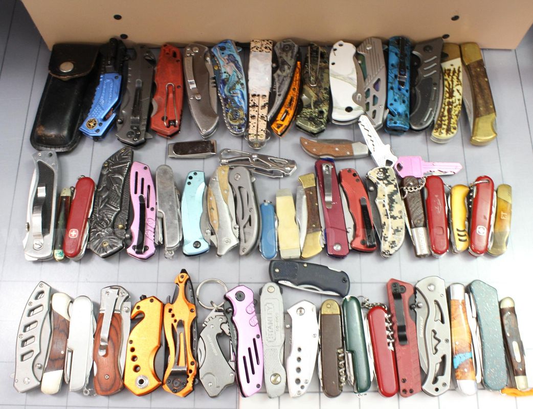 Approximately 12 lbs. of Assorted Knives, #36220