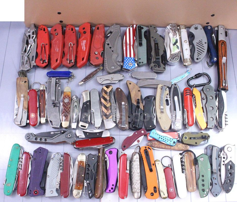 Approximately 12 lbs. of Assorted Knives, #36300