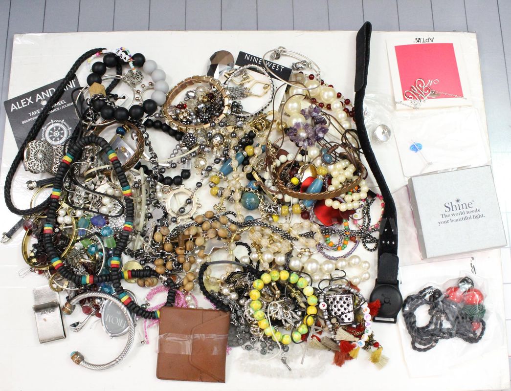 Approximately 4 lbs. of Asst. Costume Jewelry, #35882