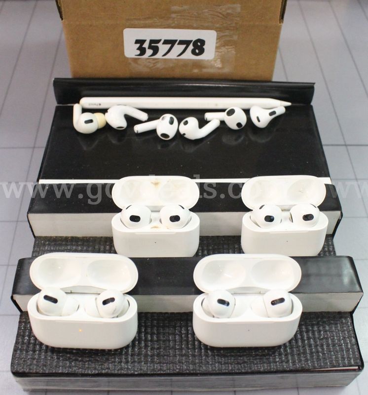 (4) Sets of Apple Air Pods/etc., Approximately 1 lb., #35778