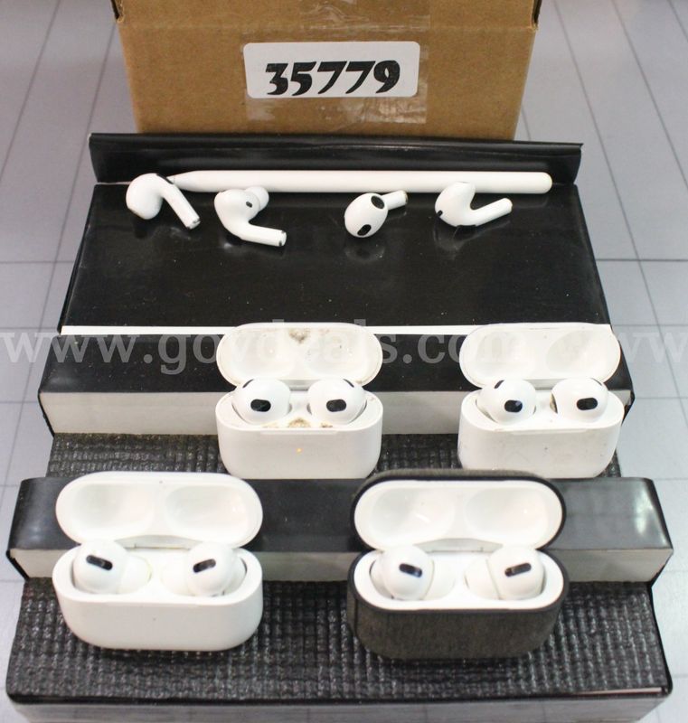 (4) Sets of Apple Air Pods/etc., Approximately 1 lb., #35779