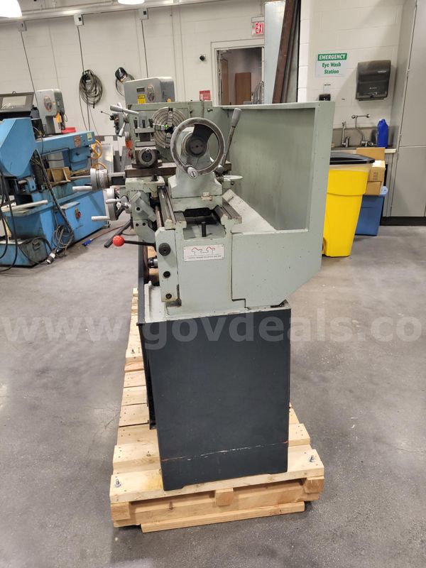 Victor 1440B Lathe