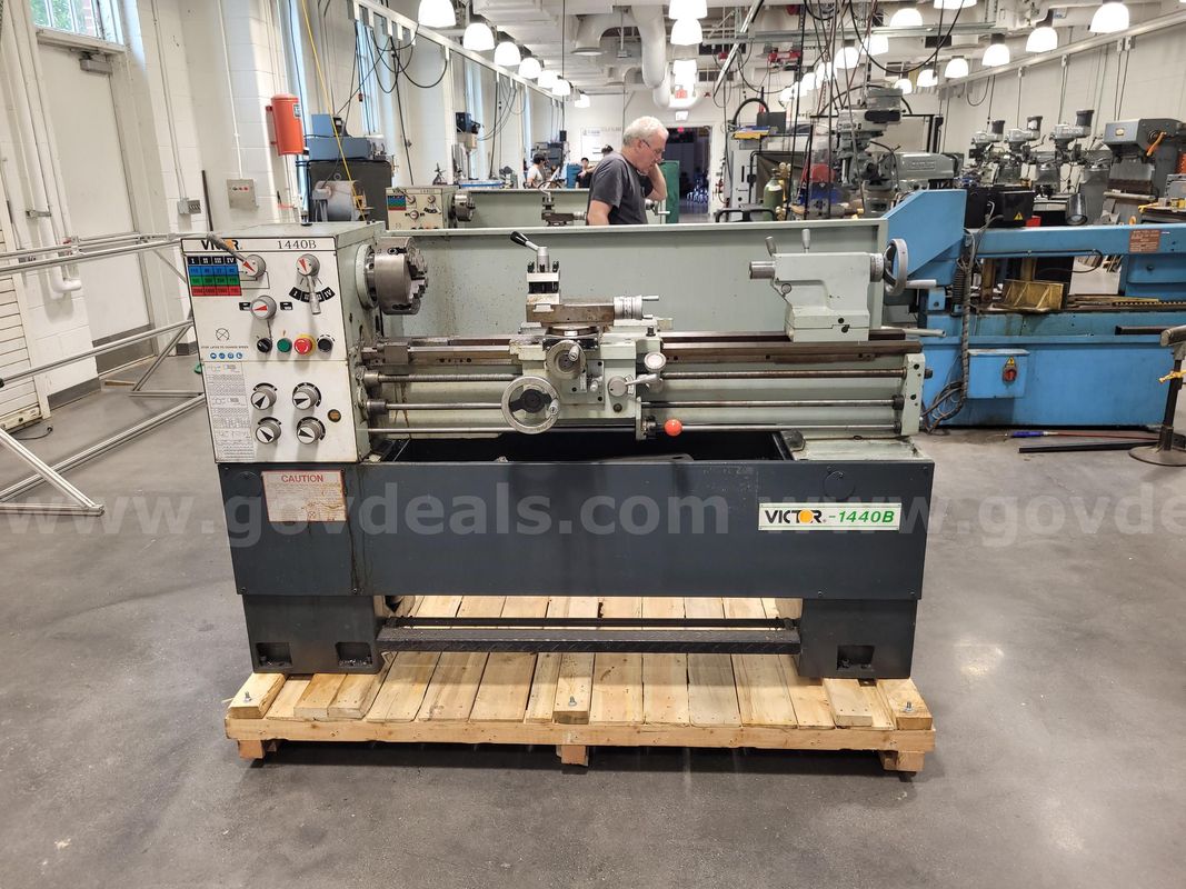 Victor 1440B Lathe