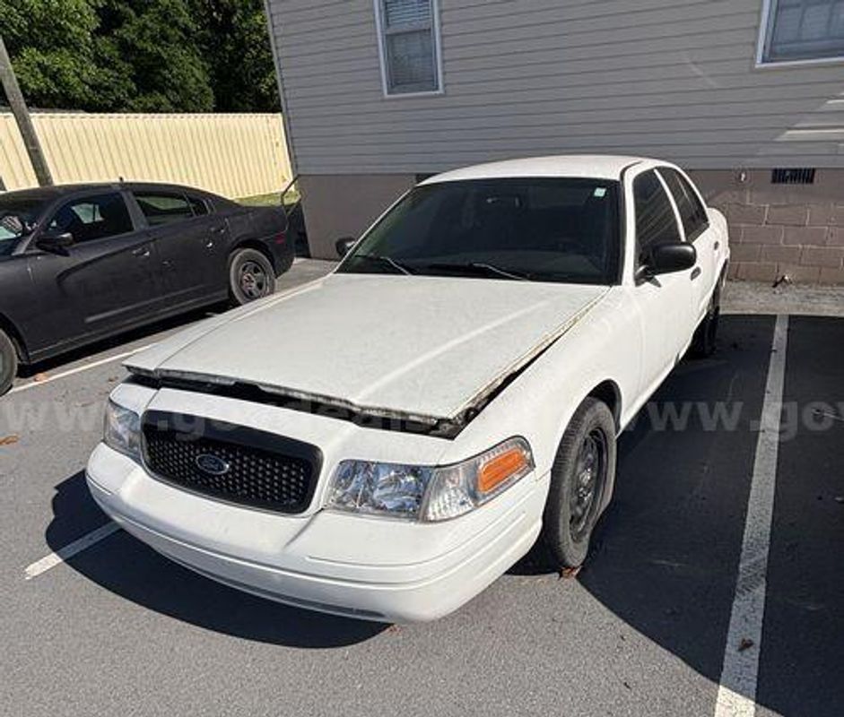 2011 Ford Crown Victoria (220552 DC)