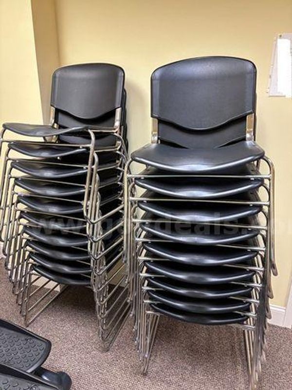 Black plastic chairs(222700 TM)