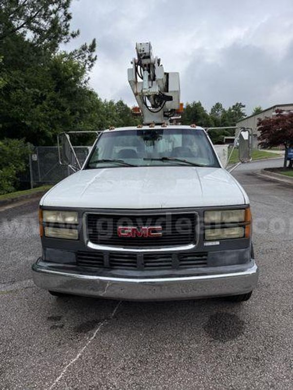 2000 GMC Sierra Classic 3500 Bucket Truck (223482 BT)
