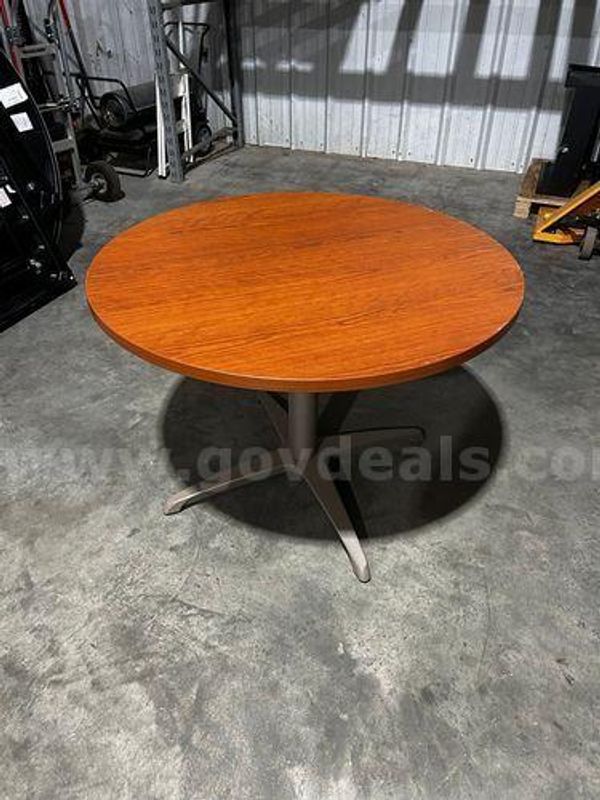 Tables (222913 NM)