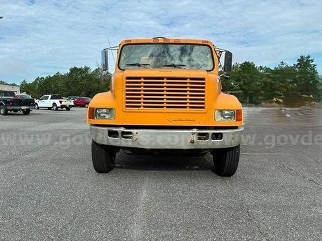 1993 International 4700 (223958 BT)
