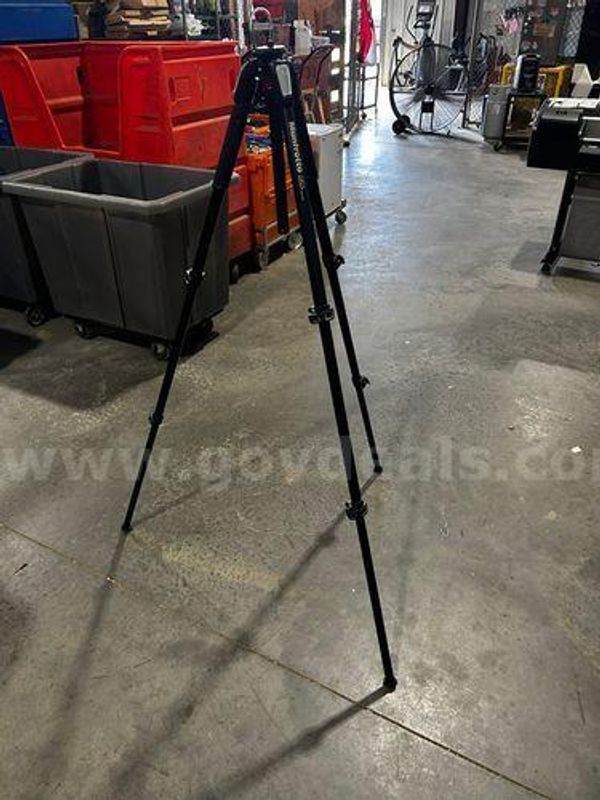 Various Photography Equipment (224084 NM)