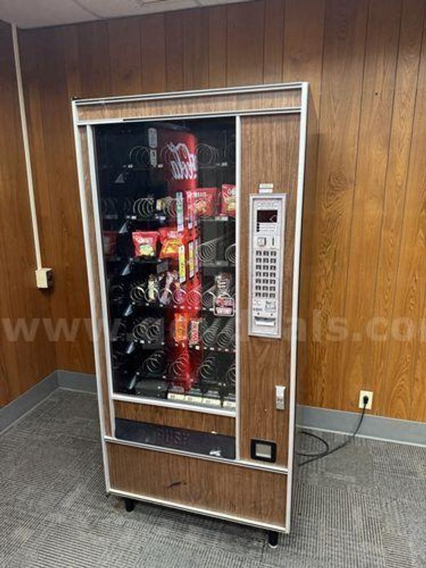 Vending Machine ***PARTS ONLY*** (224179 AJ)