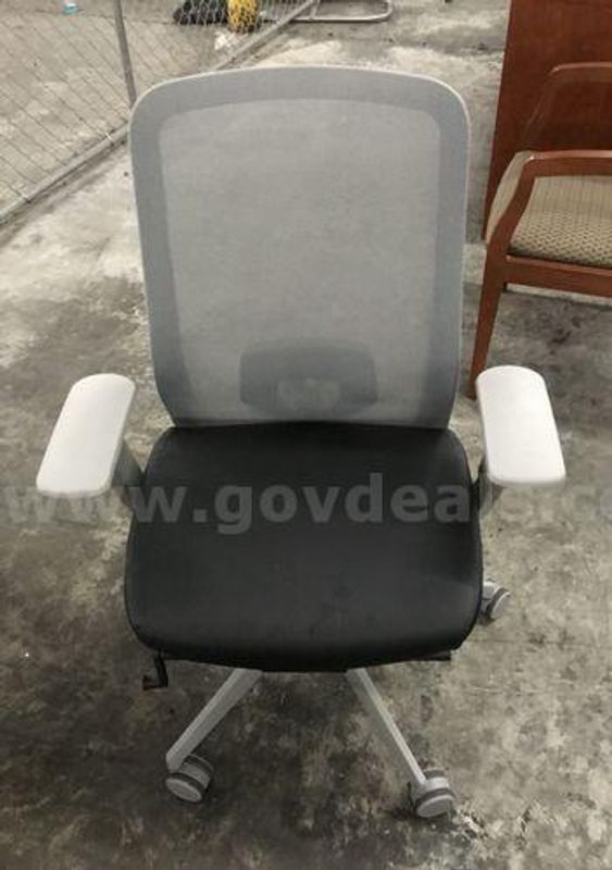 Desk and Chair (223521 NB)