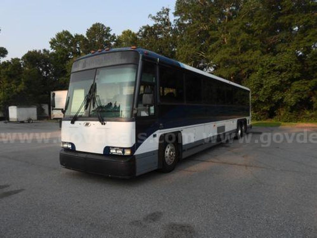 2002 MCI Transit Bus (224298 BT)