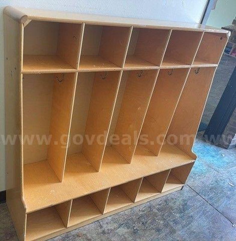 Lockers (223555 AJ)