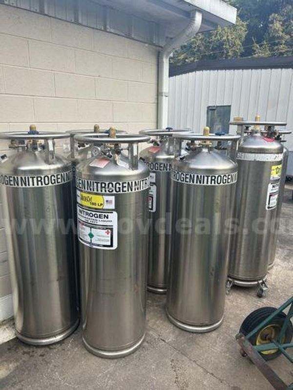 Dewar Nitrogen Tanks (224290 DC)