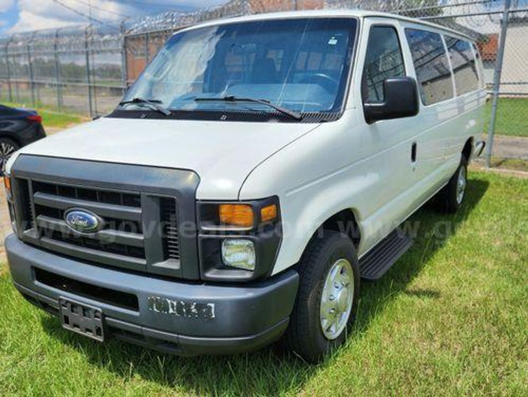 2012 Ford Econoline (224563 BT)