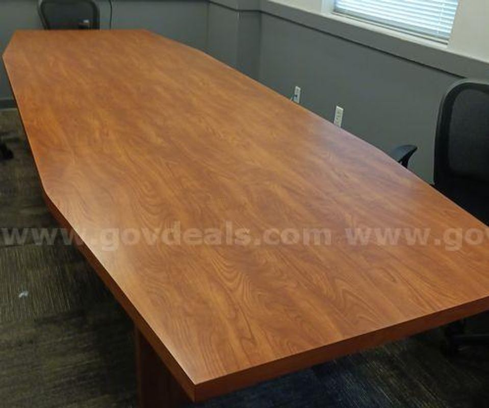 CONFERENCE TABLE (224238 DC) (1 of 4)