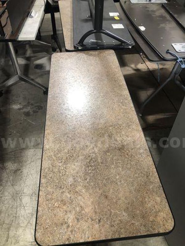Granite-surface Tables (224168 NM)