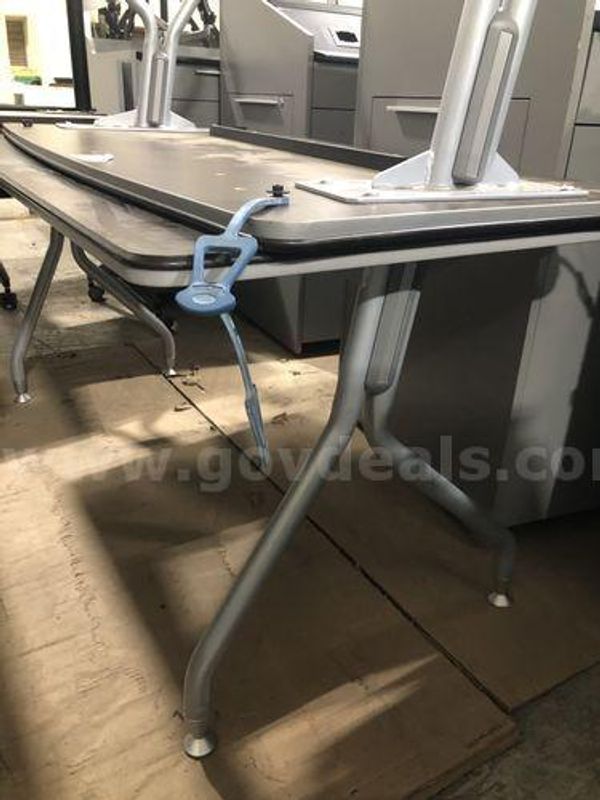 Tables (224173 NM)