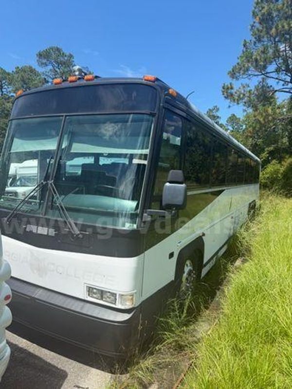1998 MCI Transit Bus (225037 BT)