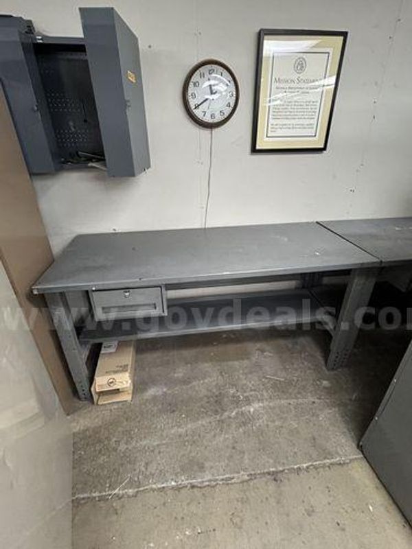 Metal Work Benches (225013 BT)