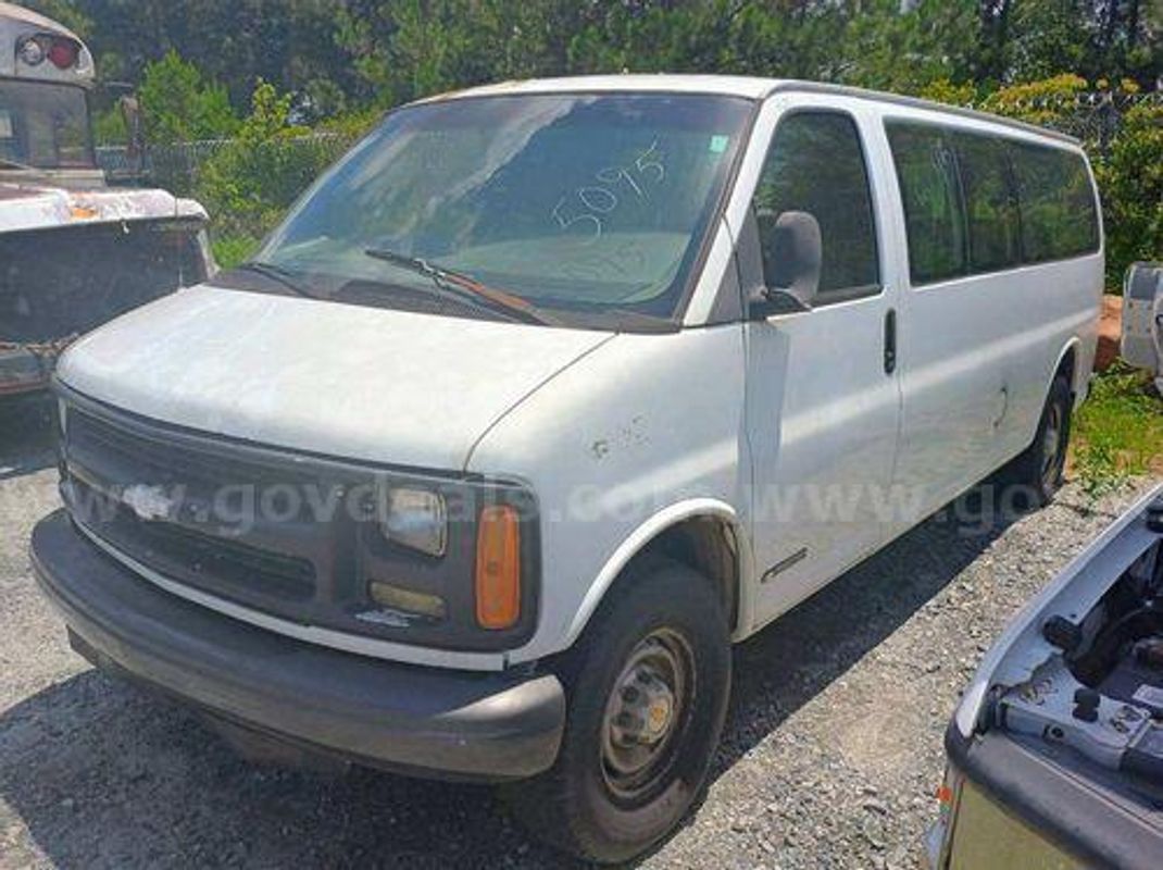 2002 Chevrolet Express (225069 NM)