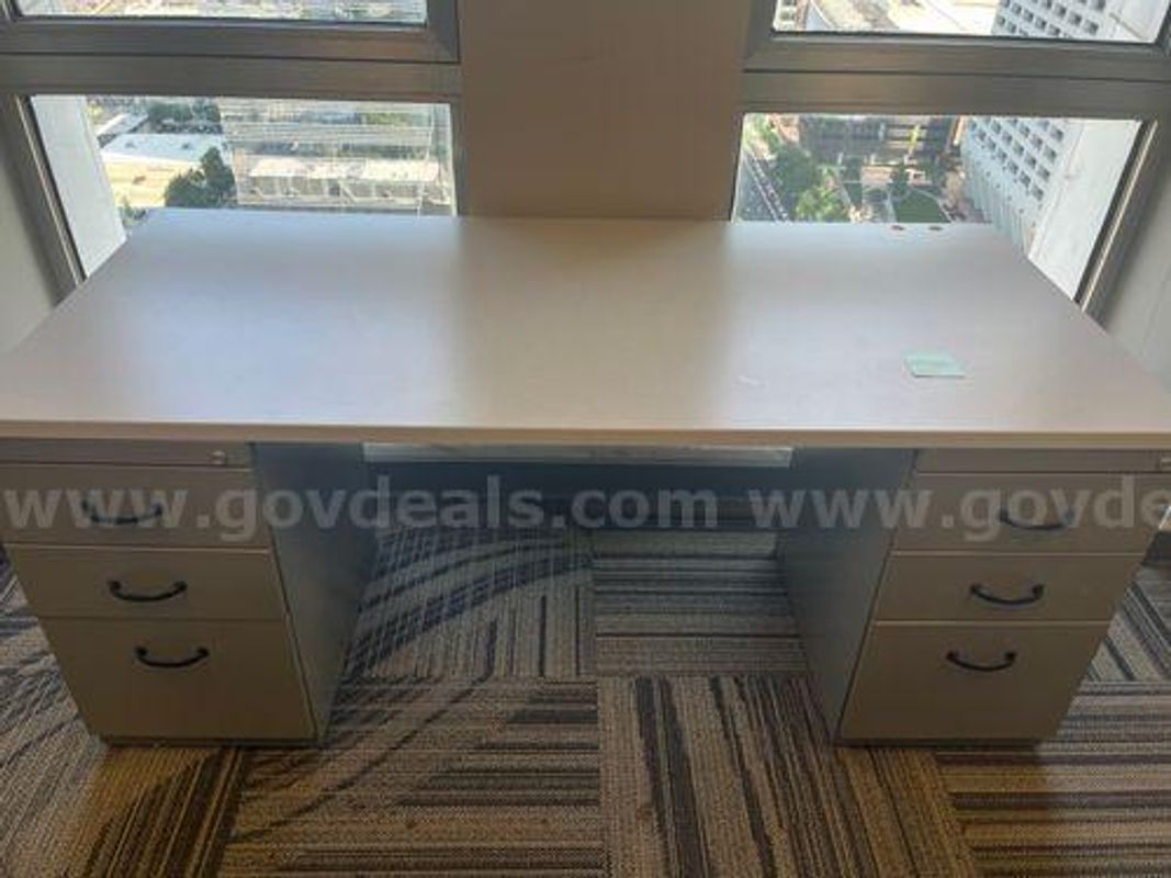 Desk (225166 BT DOT)
