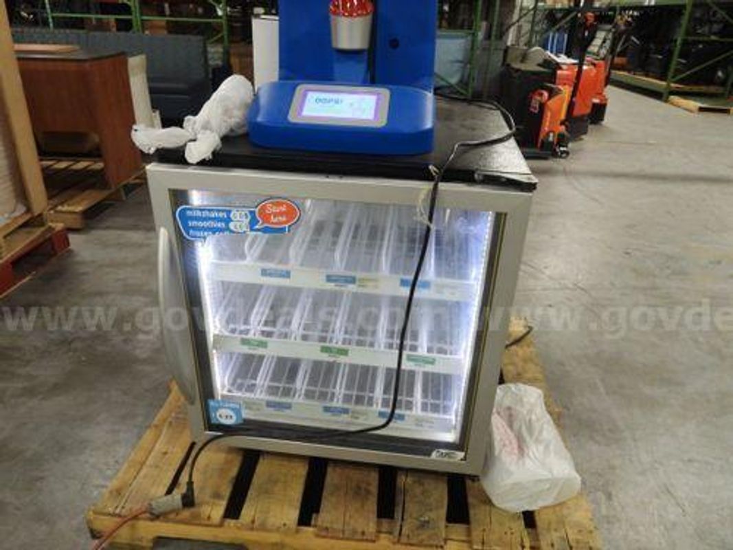 F'Real Milkshake Machine & Freezer/Stand (225228 Nm)