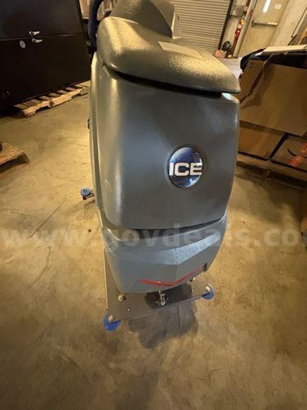 Automatic Floor Scrubber (225220 NM)