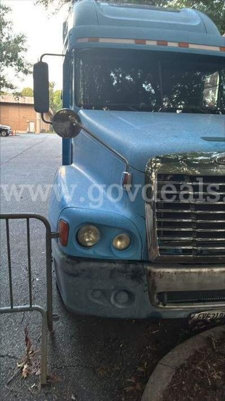 2006 Freightliner ST120 (225344 AJ)