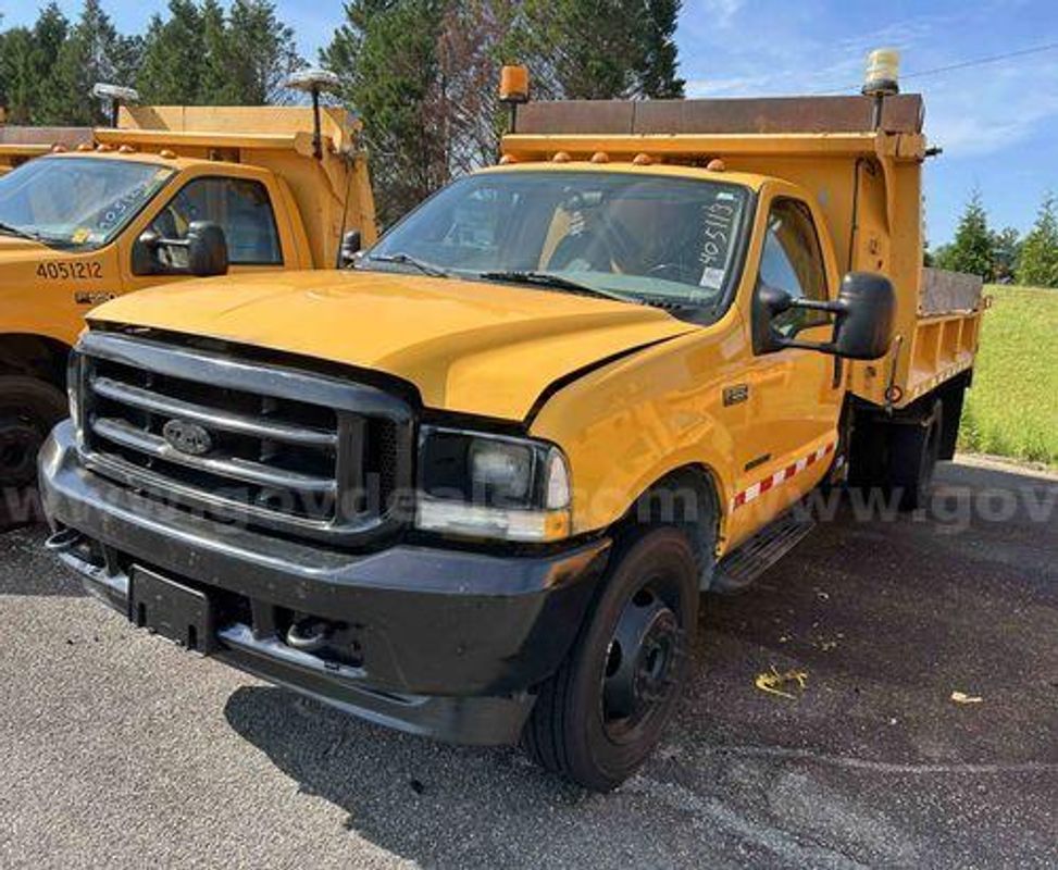 2002 Ford F-550 (225540 BT DOT)