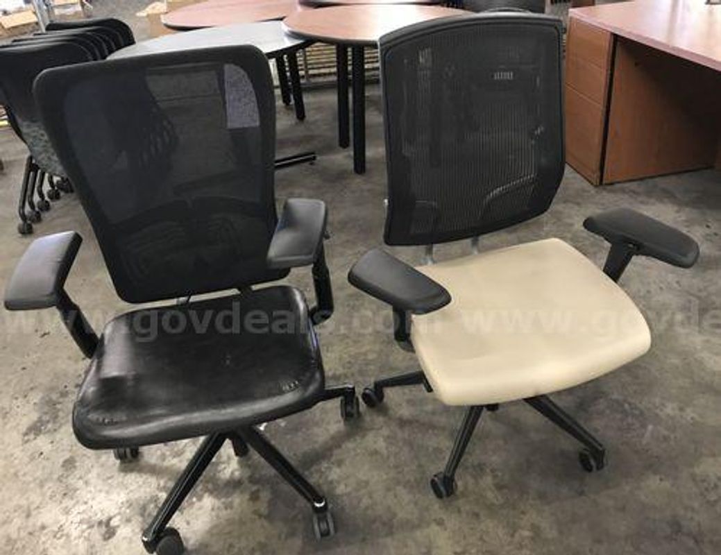 Desks and Chairs (225266 NB)