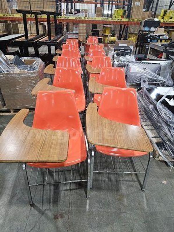 Student Desks (225732 BT)