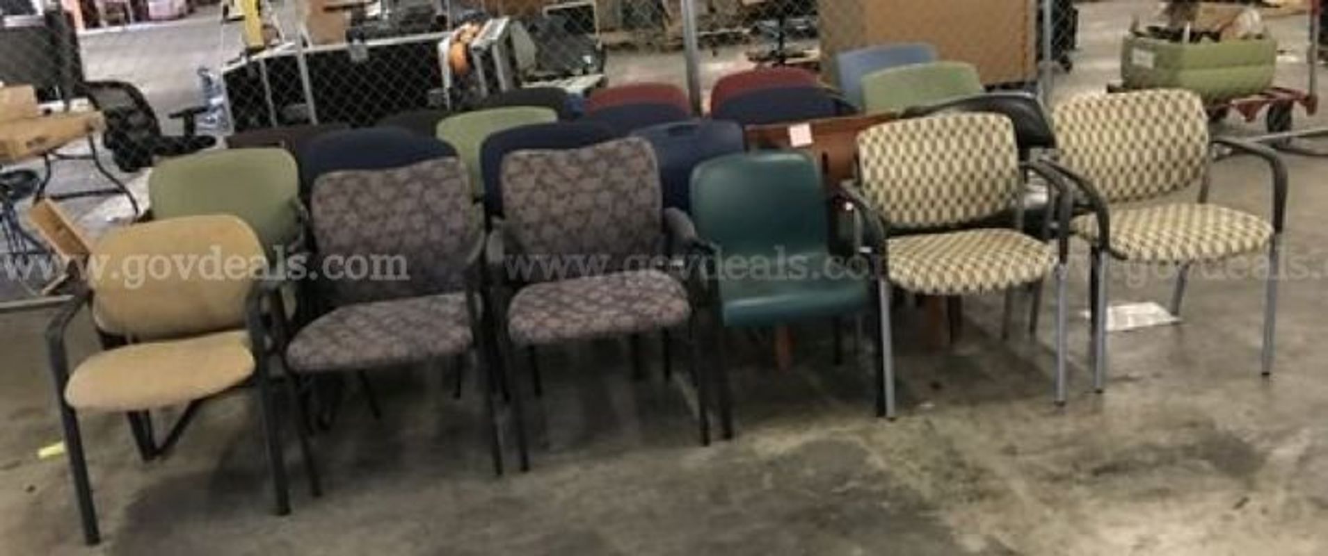 Non rolling desk chairs (225969 NM)