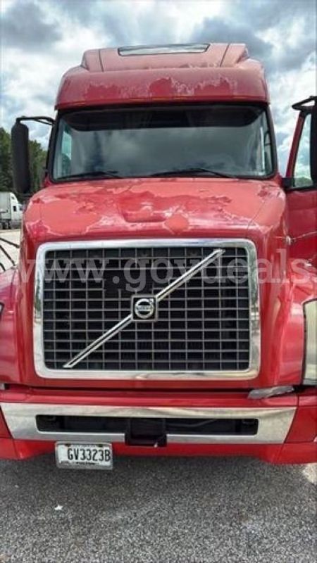 2005 Volvo VNL(225546 TM)